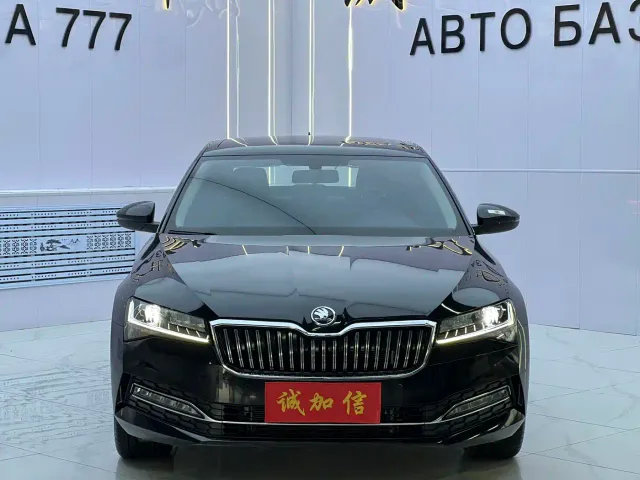 Skoda Superb — Фото автомобиля 2