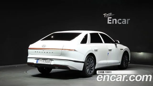 Hyundai Grandeur GN7 — Фото автомобиля 2