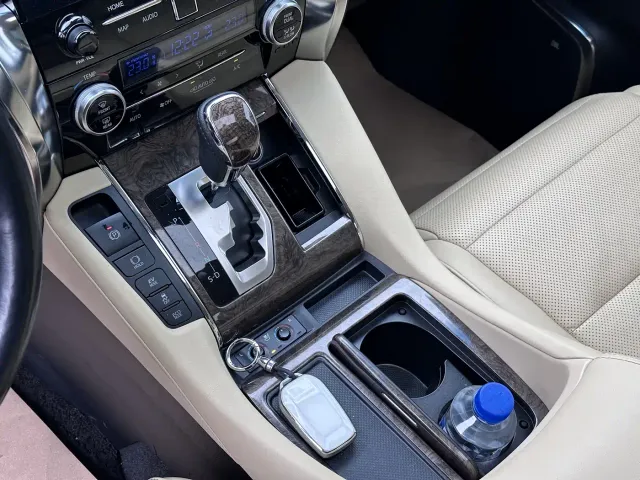 Toyota Vellfire — Фото автомобиля 8