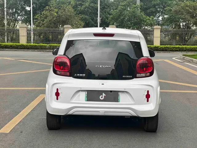 Roewe Clever — Фото автомобиля 12