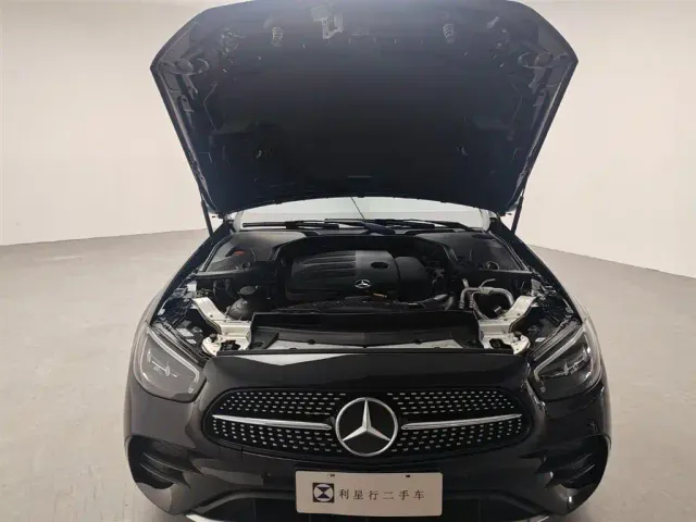 Mercedes-Benz E-Class — Фото автомобиля 9