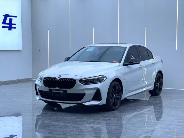 Фотография автомобиля — BMW 1 Series
