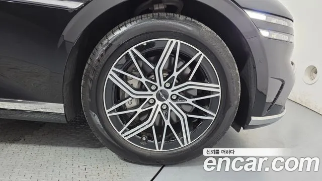 Genesis G90 Бензин 3.5 турбо AWD — Фото автомобиля 3