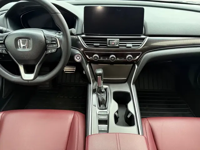 Honda Accord — Фото автомобиля 24