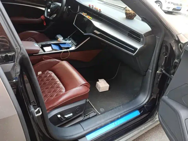 Audi A7L — Фото автомобиля 8