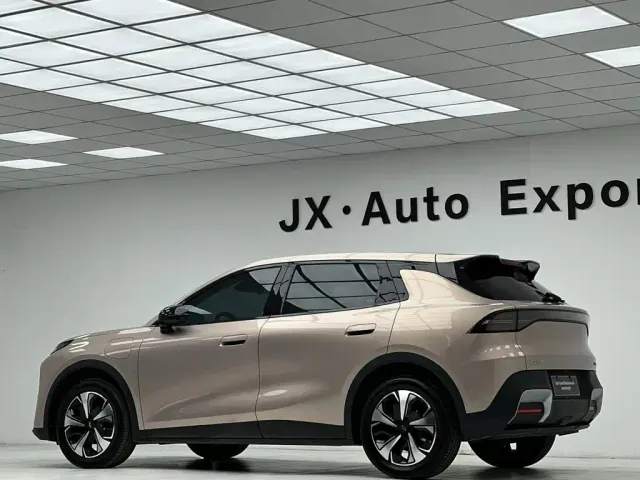 Changan Qiyuan Q05 — Фото автомобиля 16