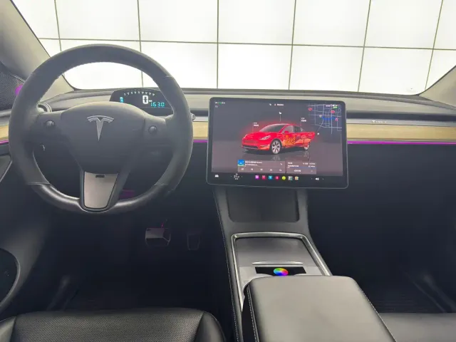 Tesla Model Y — Фото автомобиля 6