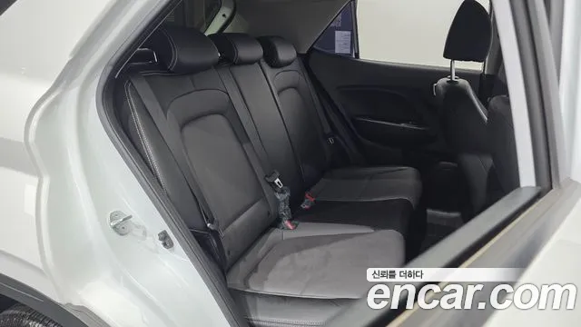 Hyundai Venue — Фото автомобиля 18