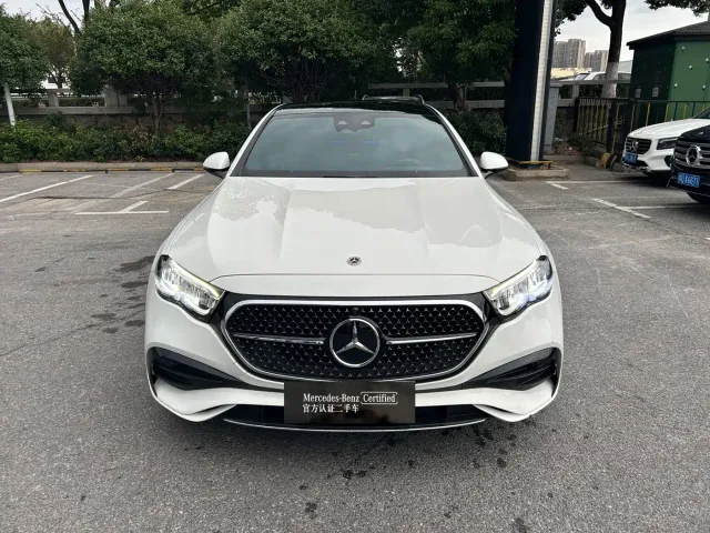 Mercedes-Benz E-Class — Фото автомобиля 2