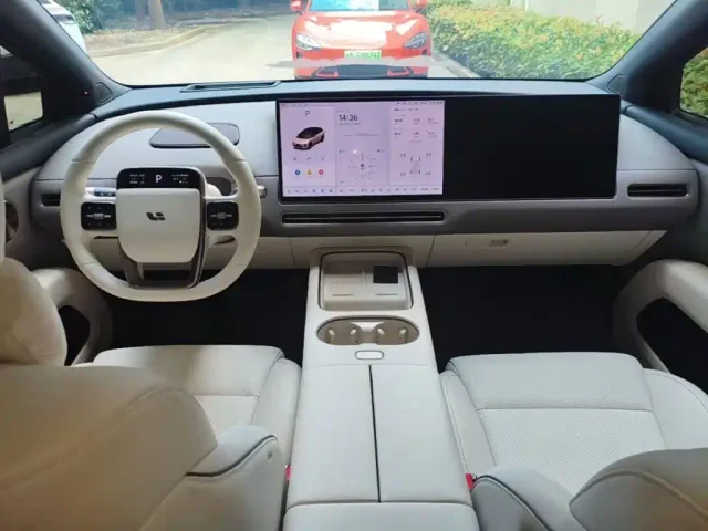 Li Auto i6 — Фото автомобиля 9