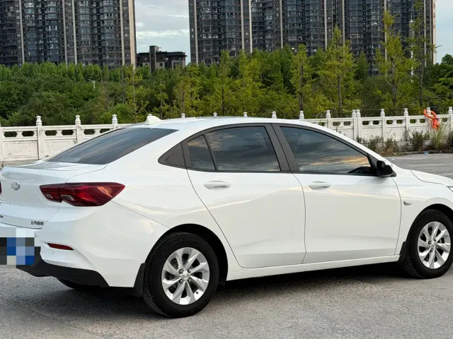 Chevrolet Cavalier — Фото автомобиля 4
