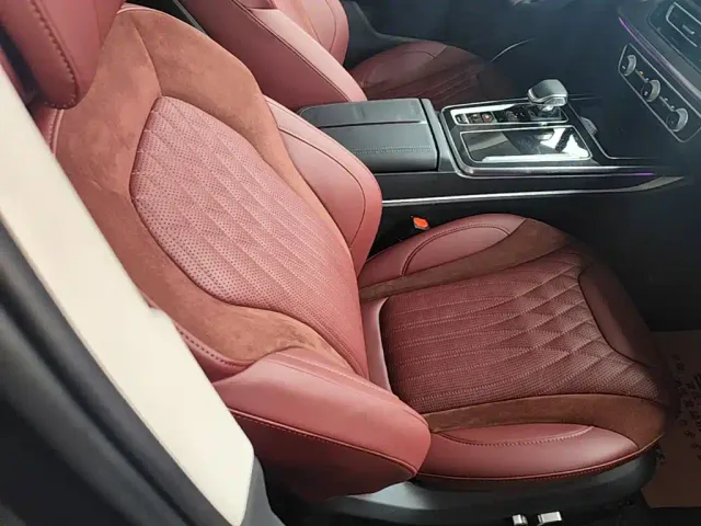Hongqi HS5 — Фото автомобиля 24