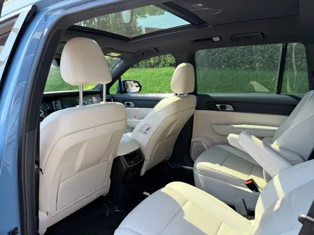 Li Auto ONE — Фото автомобиля 11