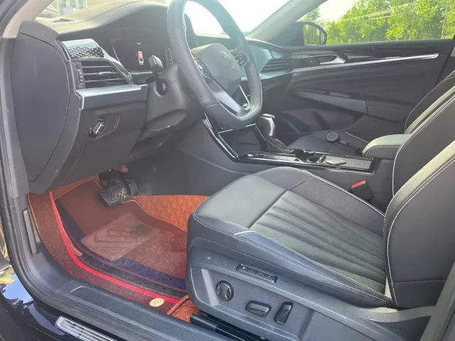 Volkswagen Passat — Фото автомобиля 16
