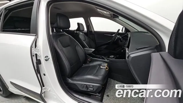 Kia Niro The All New Niro Signature — Фото автомобиля 12