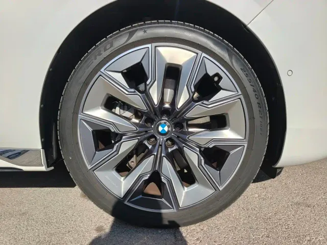 BMW 7 Series — Фото автомобиля 16