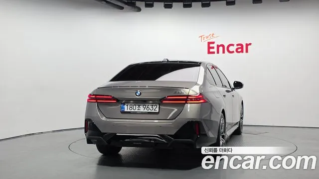 BMW 5-Series — Фото автомобиля 4