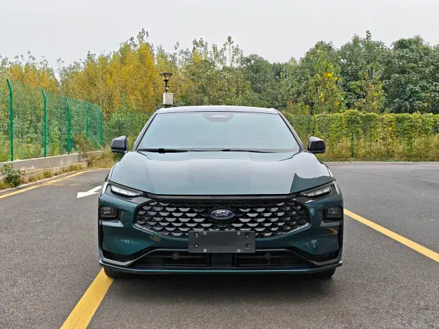 Ford Mondeo — Фото автомобиля 3