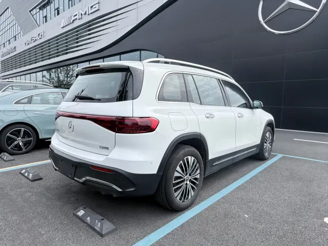 Mercedes-Benz EQB — Фото автомобиля 5