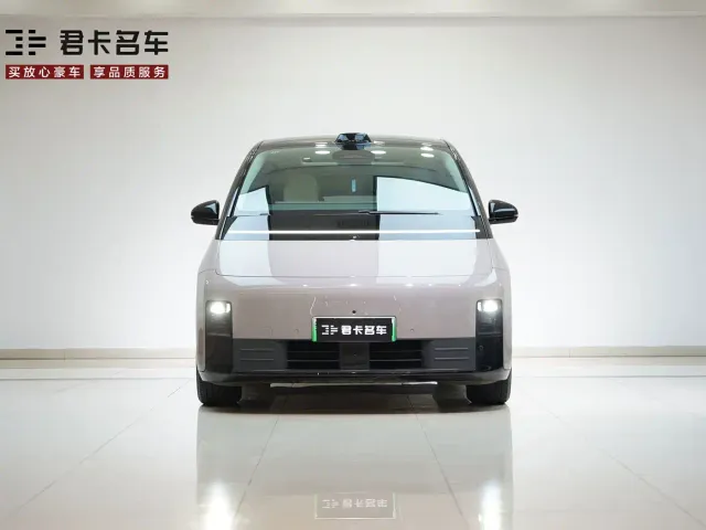 Li Auto MEGA — Фото автомобиля 2