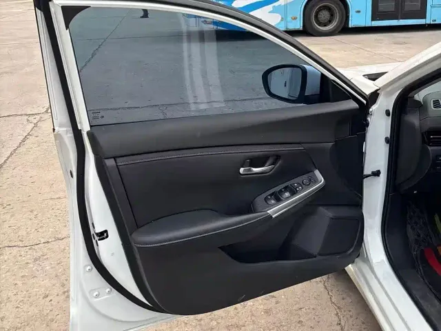 Nissan Sylphy — Фото автомобиля 6