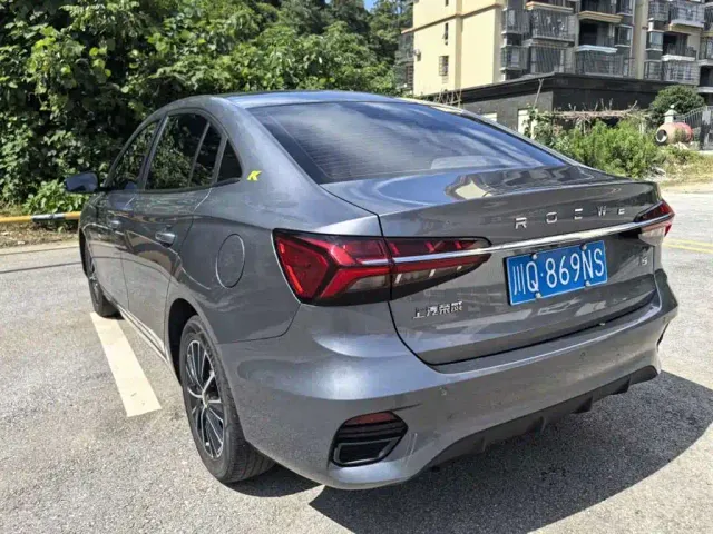 Roewe i5 — Фото автомобиля 5