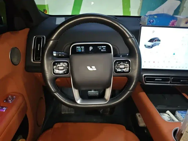 Li Auto L9 — Фото автомобиля 2