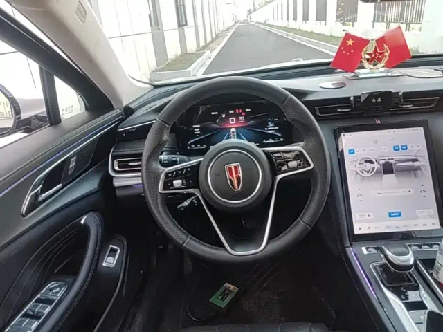 Hongqi H5 — Фото автомобиля 14