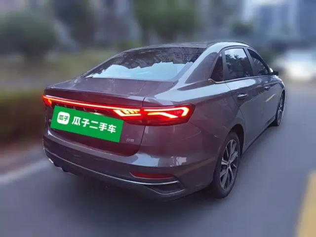 Geely Emgrand — Фото автомобиля 4