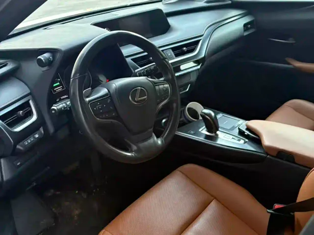 Lexus UX — Фото автомобиля 7