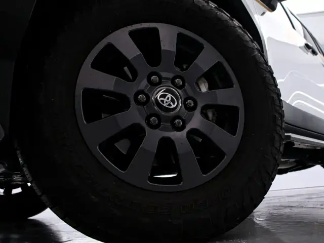 Toyota Prado — Фото автомобиля 19