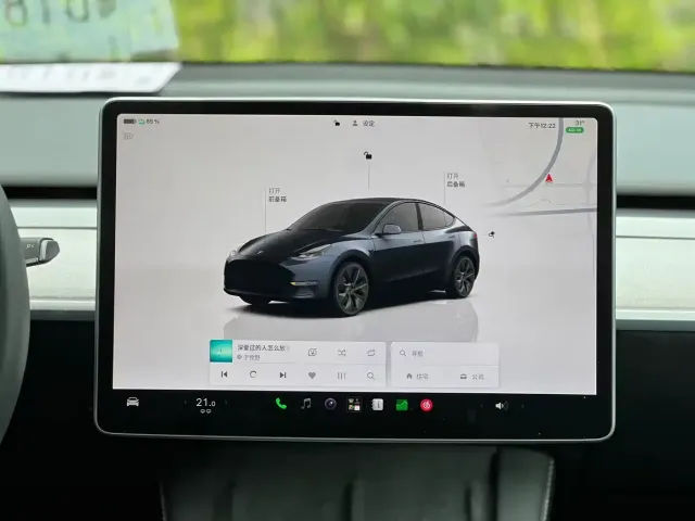 Tesla Model Y — Фото автомобиля 16