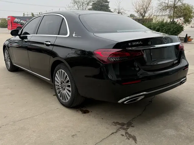 Mercedes-Benz E-Class — Фото автомобиля 9
