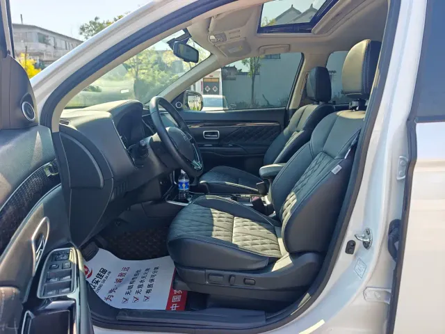 Mitsubishi Outlander — Фото автомобиля 4