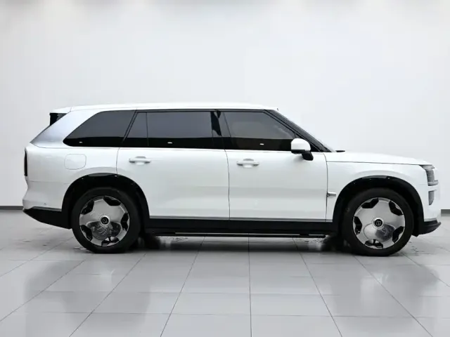 ZEEKR Zeekr 9X 2025 model Ultra Edition 70kWh — Фото автомобиля 6