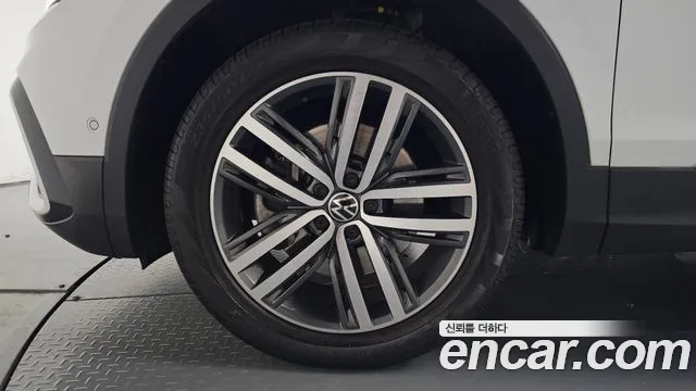 Volkswagen Tiguan — Фото автомобиля 5