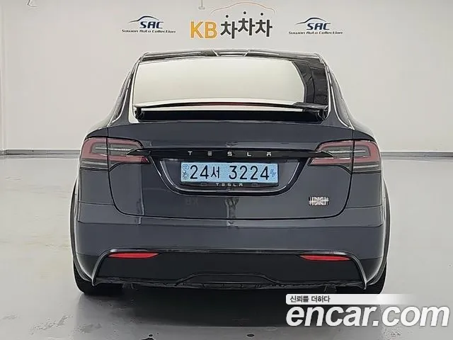 Tesla Model X — Фото автомобиля 4