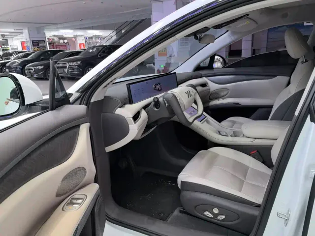 IM Motors LS6 — Фото автомобиля 3