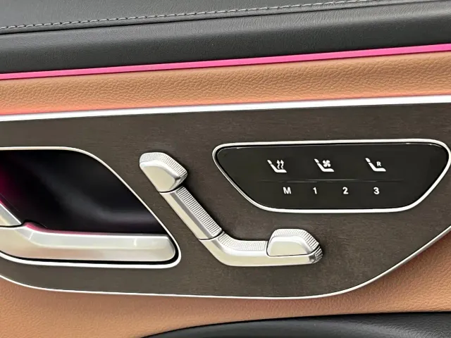 Mercedes-Benz E-Class — Фото автомобиля 8