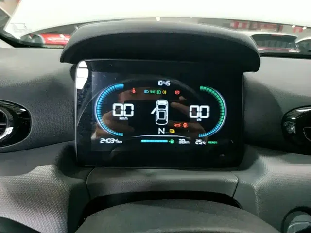 Leapmotor T03 — Фото автомобиля 11