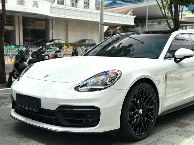 Porsche Panamera — Фото автомобиля 10