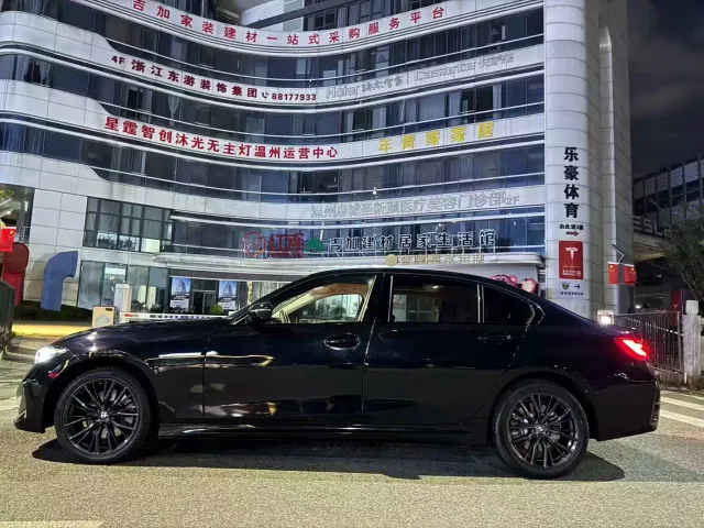 BMW 3 Series — Фото автомобиля 3