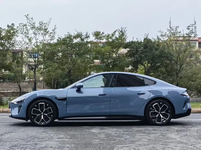Xiaomi SU7 — Фото автомобиля 7