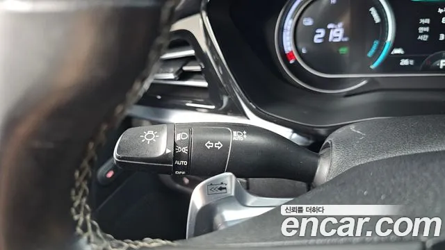 Kia Niro — Фото автомобиля 28