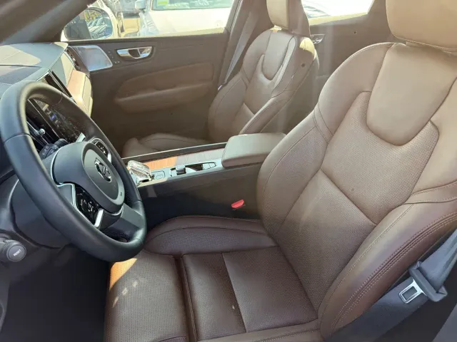 Volvo XC60 — Фото автомобиля 11