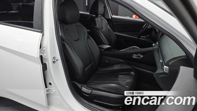 Hyundai Avante CN7 — Фото автомобиля 16