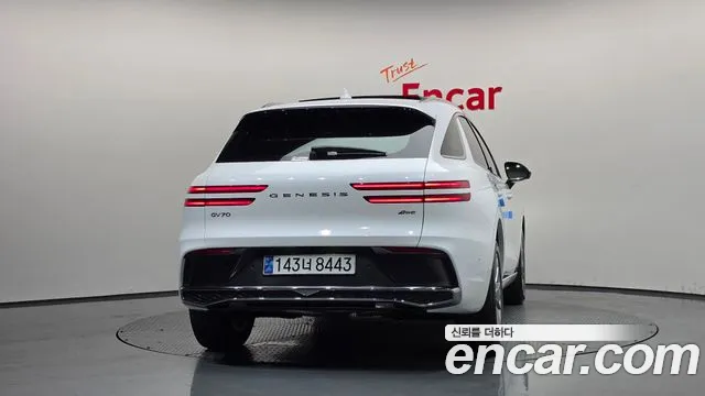 Genesis GV70 — Фото автомобиля 4