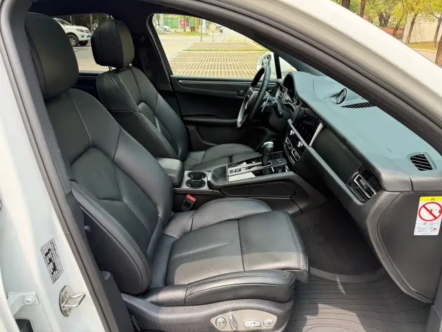 Porsche Macan — Фото автомобиля 16
