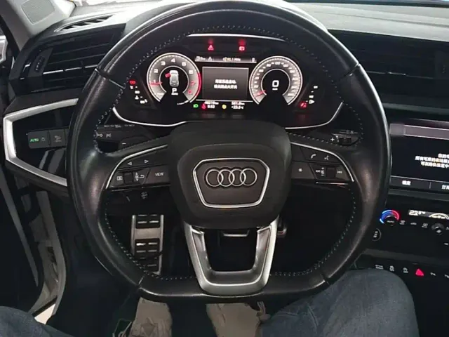 Audi Q3 — Фото автомобиля 10