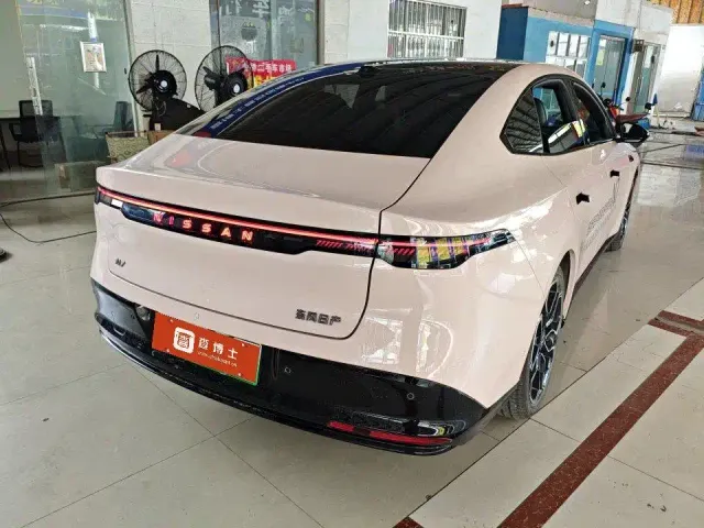 Nissan N7 — Фото автомобиля 3